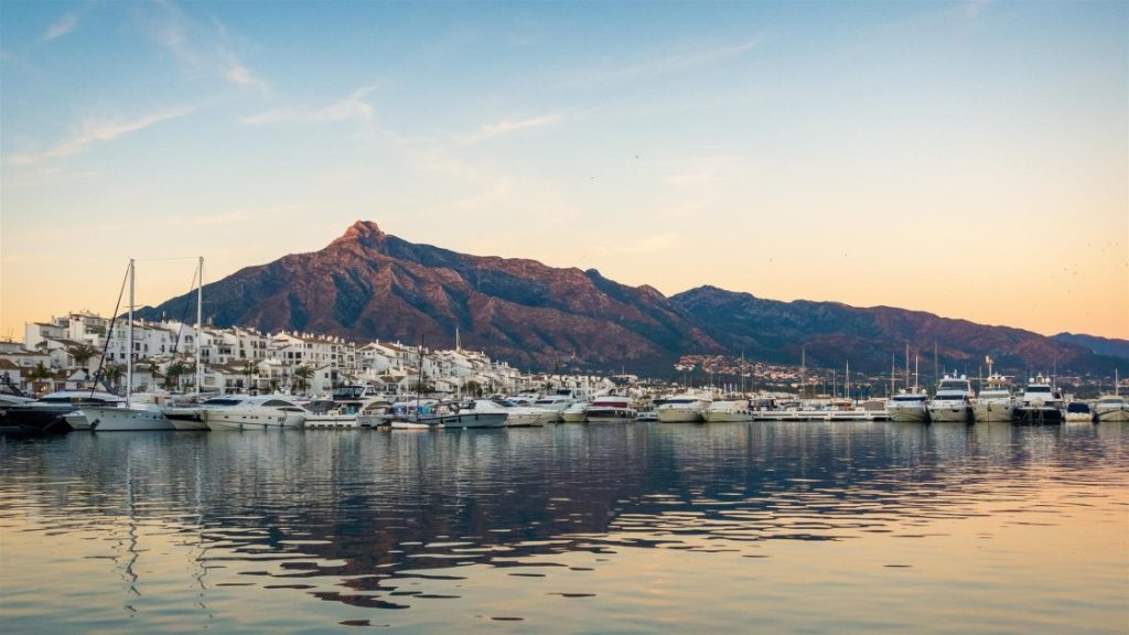 Luxe woning in Marbella aan de Middellandse Zee in Spanje met prachtig uitzicht
