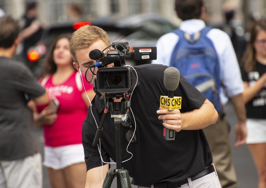 Professionele fotograaf in Gouda vastleggende de historische charme en pittoreske straatjes van de stad